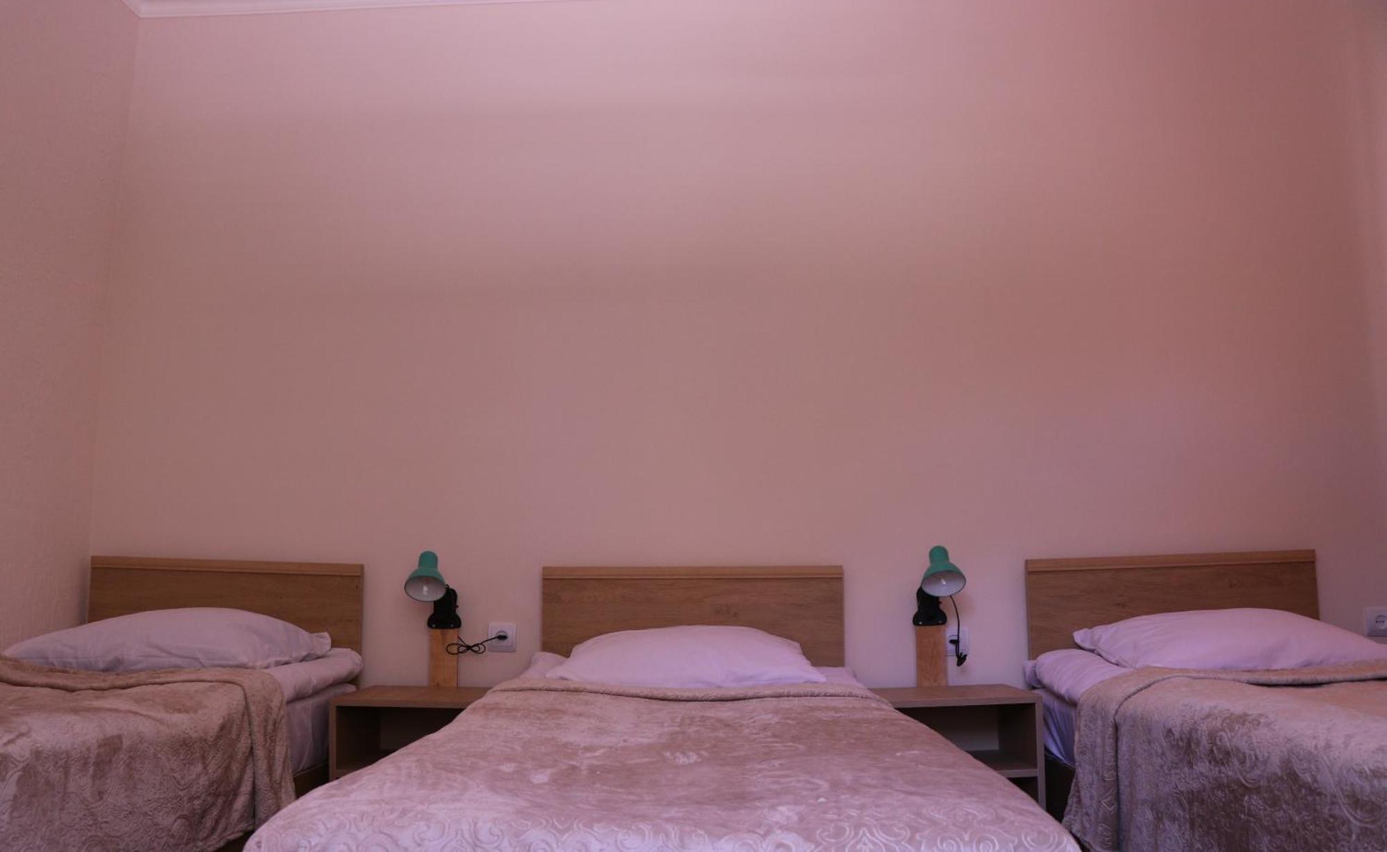 Legend Guest House Yekhegis エクステリア 写真