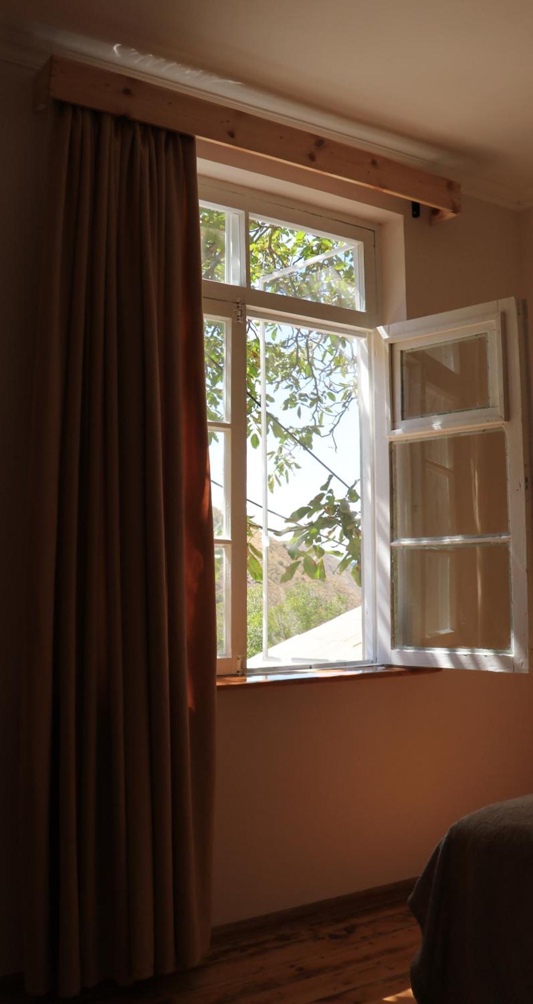 Legend Guest House Yekhegis エクステリア 写真
