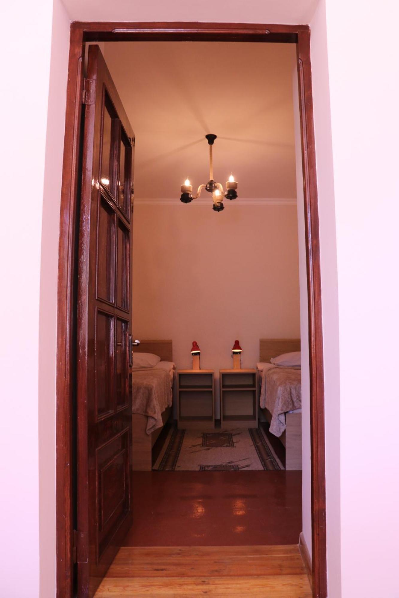Legend Guest House Yekhegis エクステリア 写真
