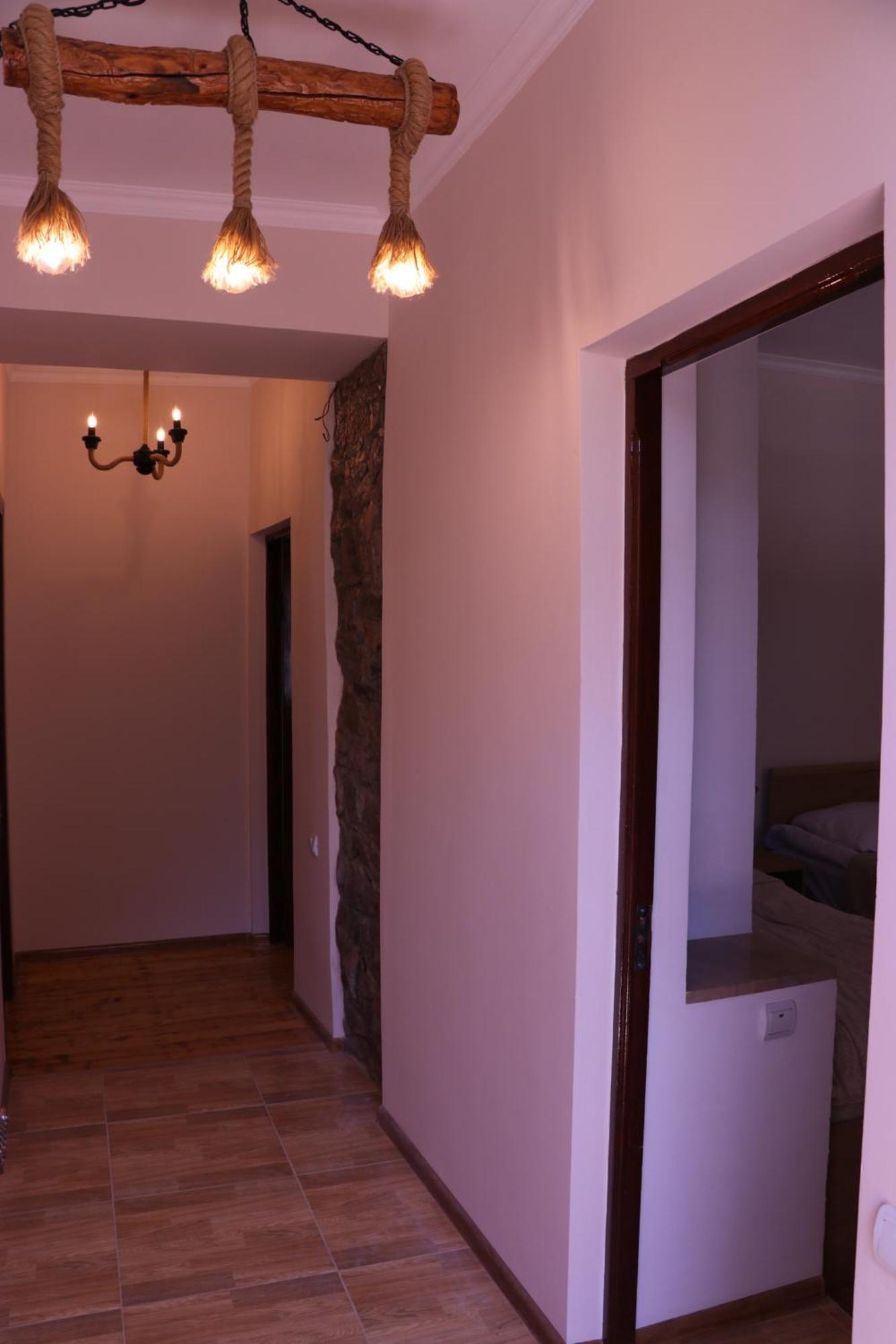 Legend Guest House Yekhegis エクステリア 写真