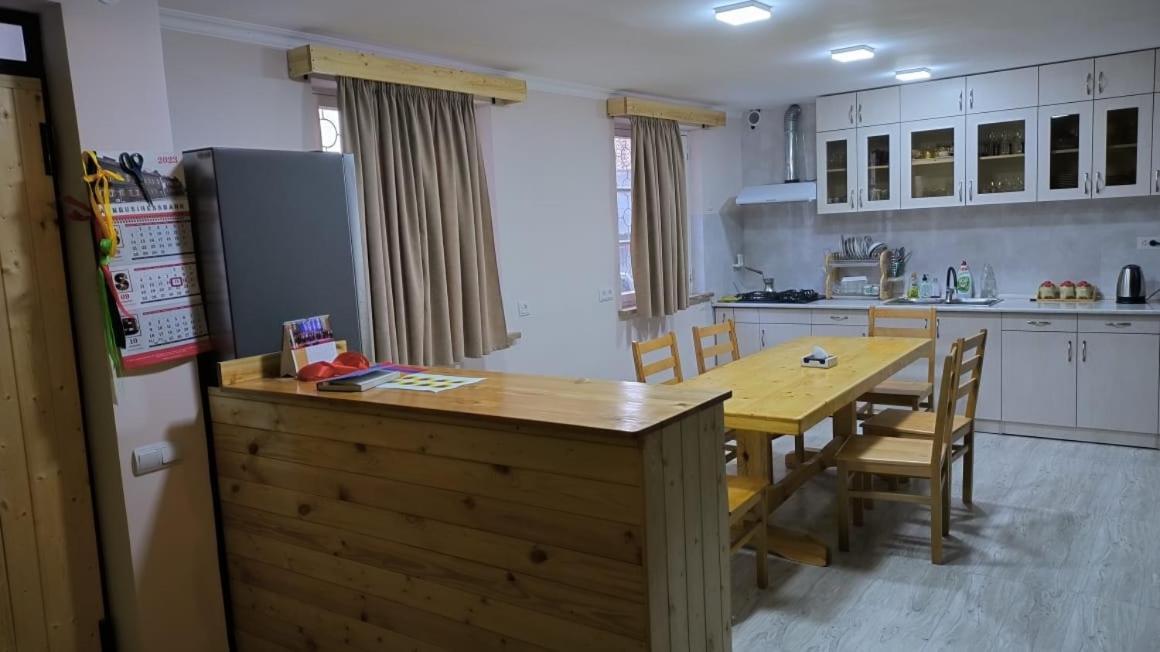 Legend Guest House Yekhegis エクステリア 写真