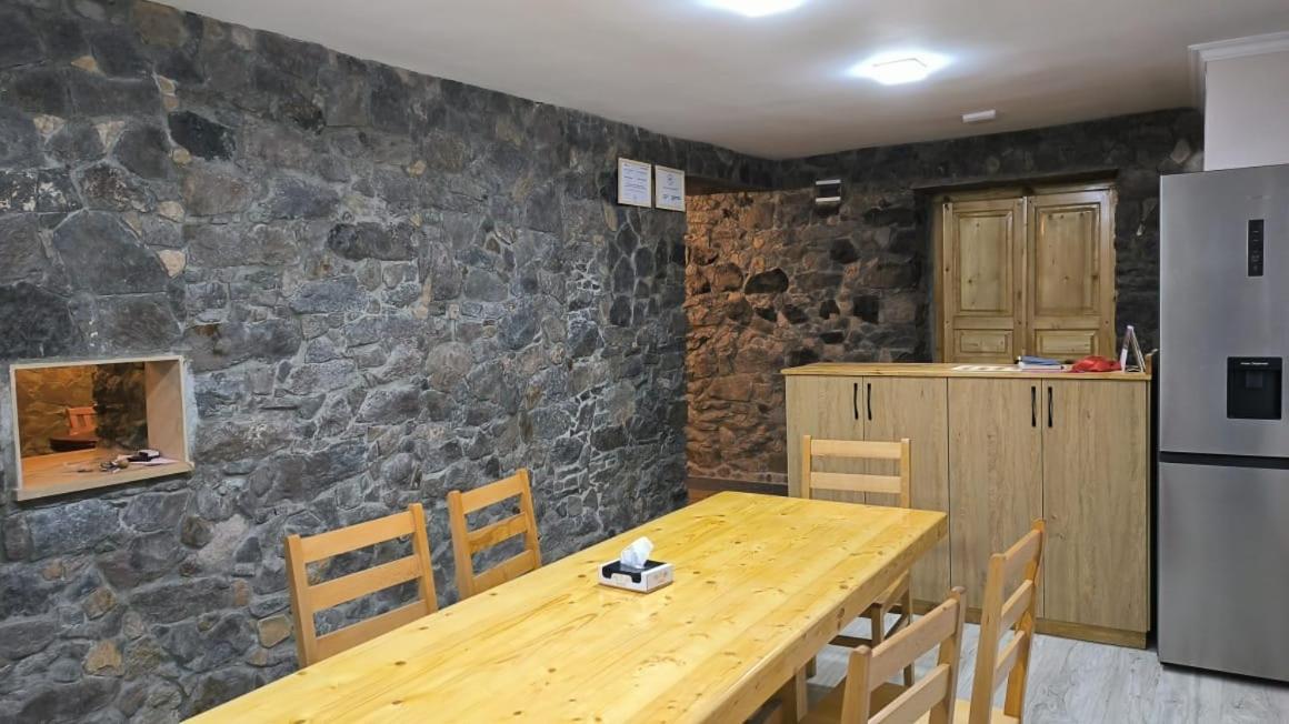 Legend Guest House Yekhegis エクステリア 写真