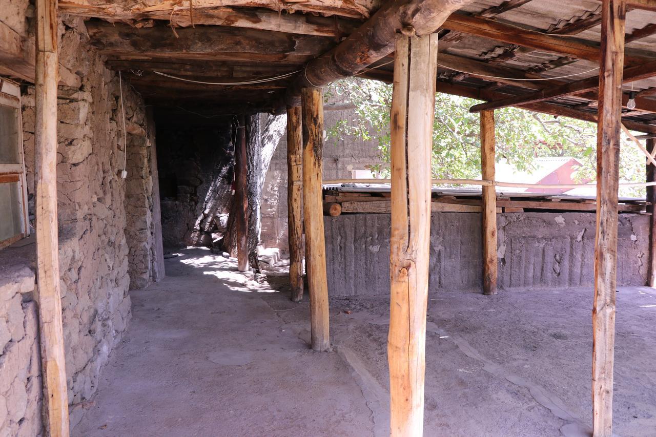 Legend Guest House Yekhegis エクステリア 写真